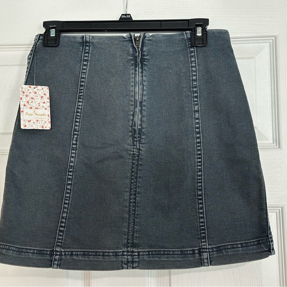 NWT Free People denim skirt - Size 8 - Picture 2 of 6
